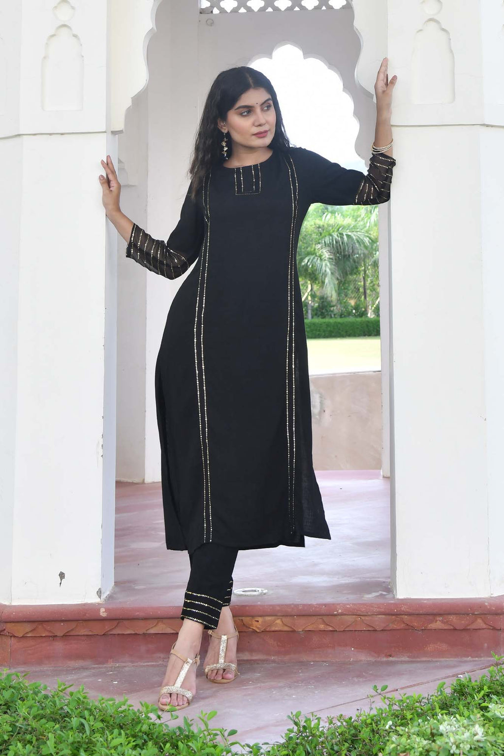 AAHELI DEJA BLACK KURTA-PANT SET