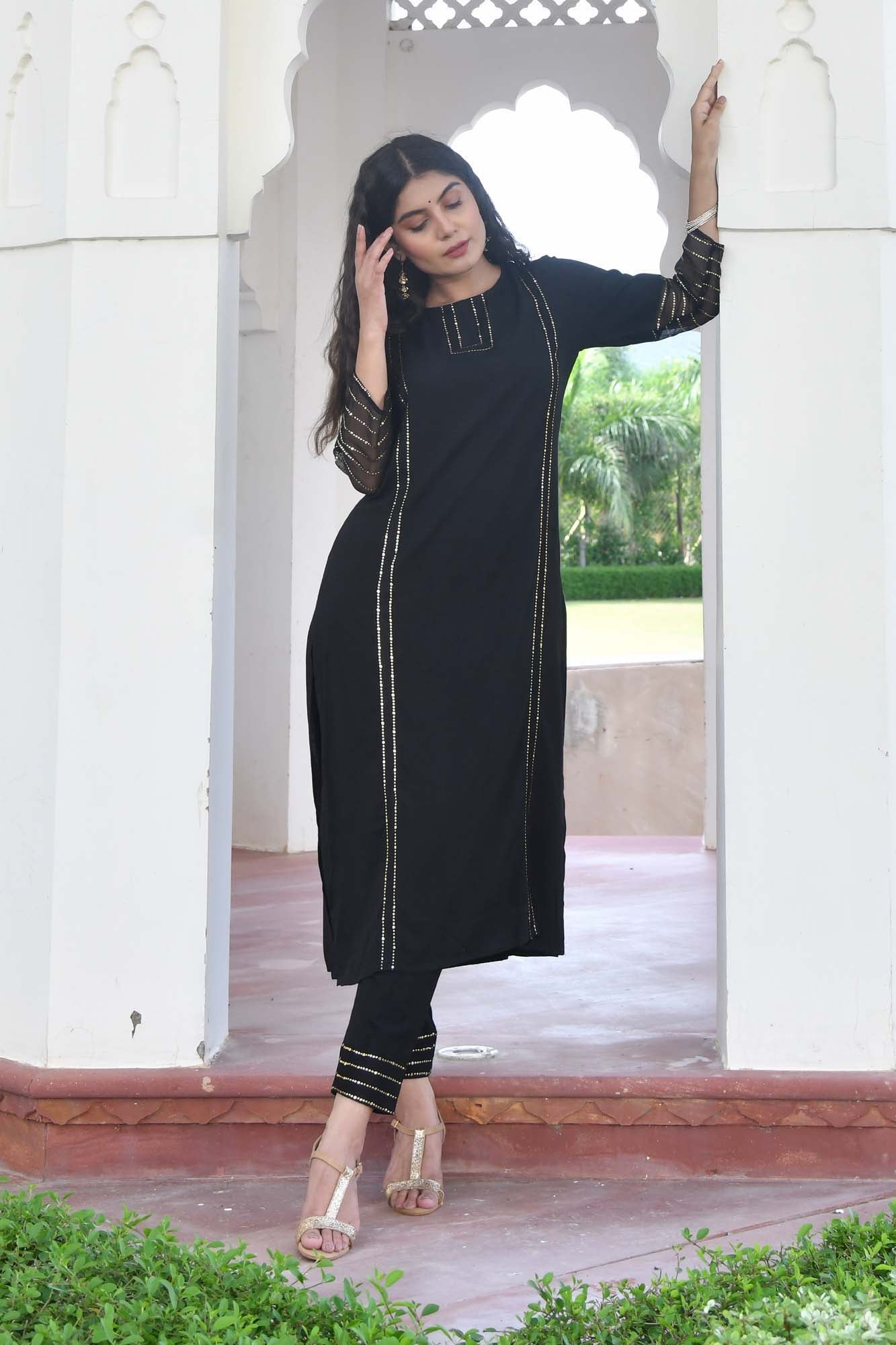 AAHELI DEJA BLACK KURTA-PANT SET