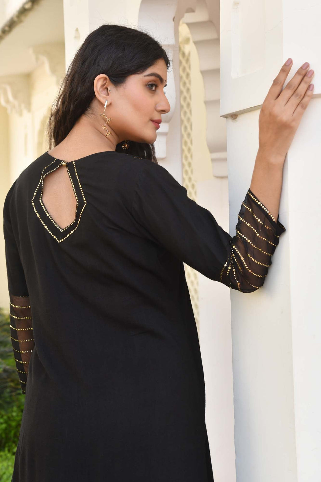 AAHELI DEJA BLACK KURTA-PANT SET