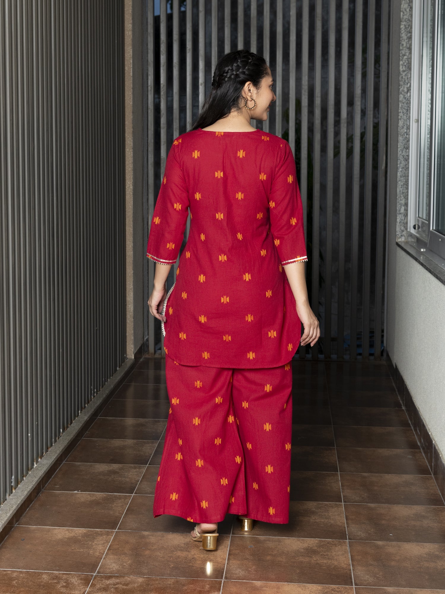 AAHELI EKTHA YARN DYED COTTON KURTA & PANTS SET